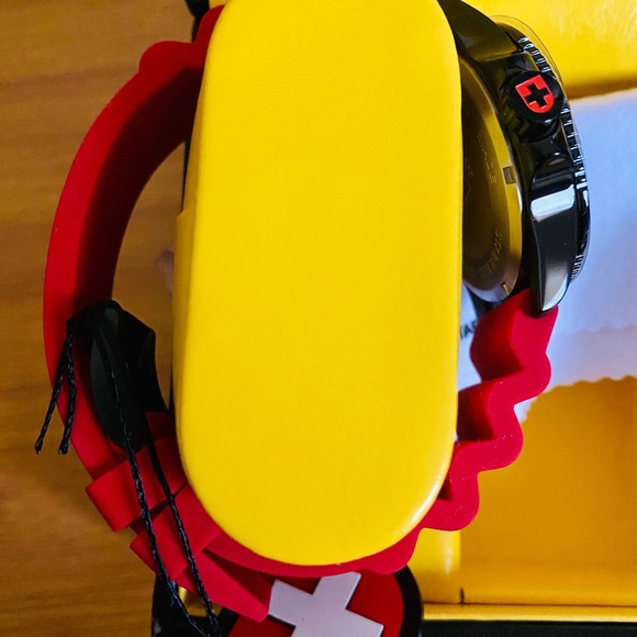 *NWT* Swiss Military GMT NERO SCUBA RED WATCH $635 - Picture 6 of 8